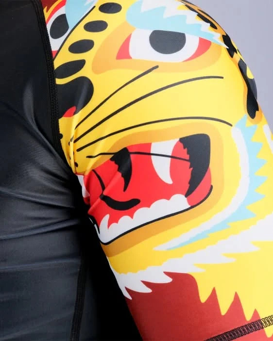 SCRAMBLE Sukajan Short Sleeve Rashguard