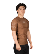 SCRAMBLE Fate Tanto Rashguard – Short Sleeve [Brown]
