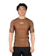 SCRAMBLE Fate Tanto Rashguard – Short Sleeve [Brown]