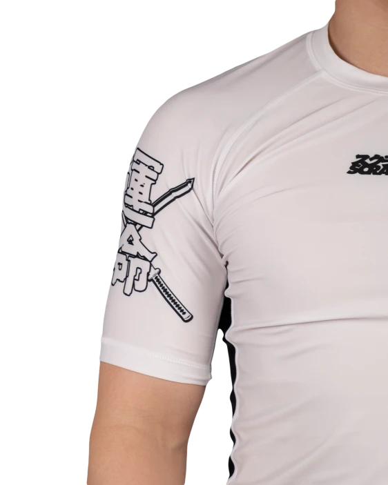 SCRAMBLE Fate Tanto Rashguard – Short Sleeve [White]