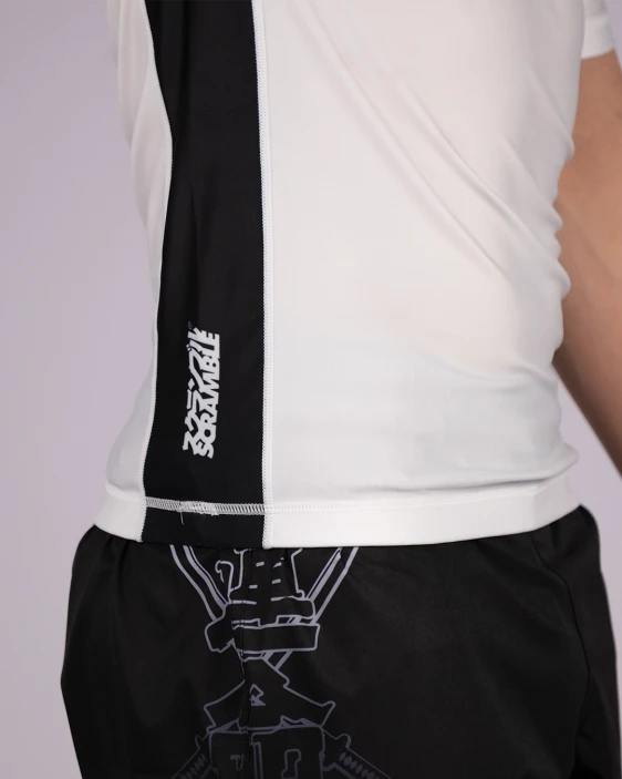 SCRAMBLE Fate Tanto Rashguard – Short Sleeve [White]